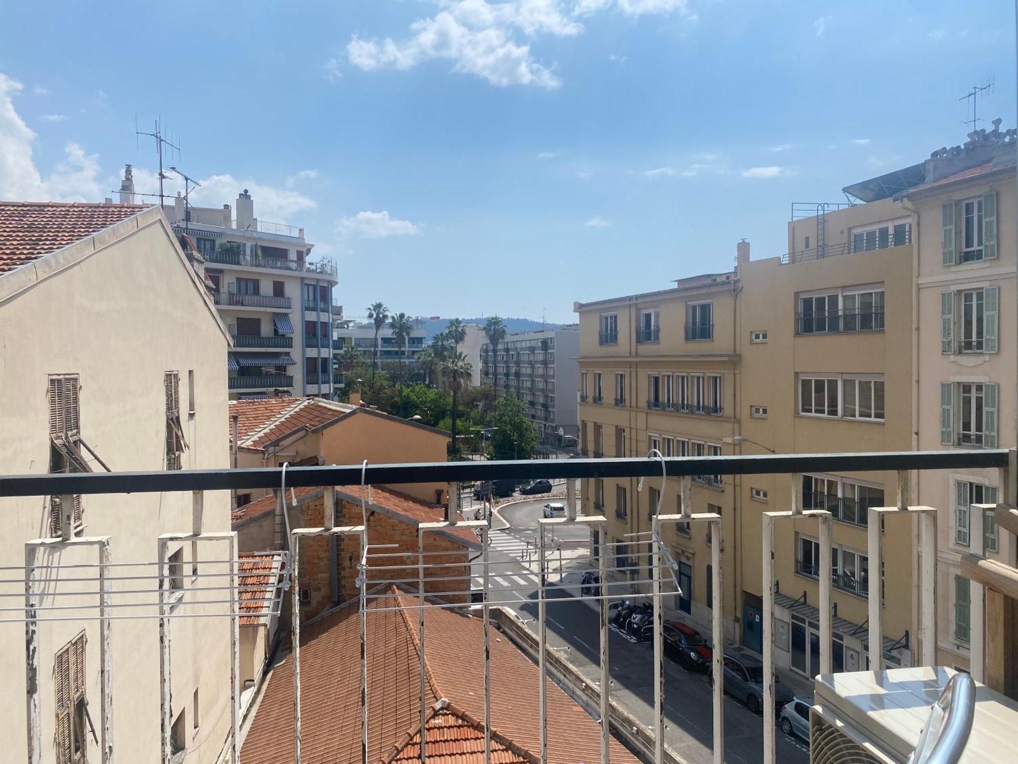 Mirela'S Private Room With Key, Ac, Lift & Balcony In The Center Of Nice On The Cote D'Azur Exterior photo